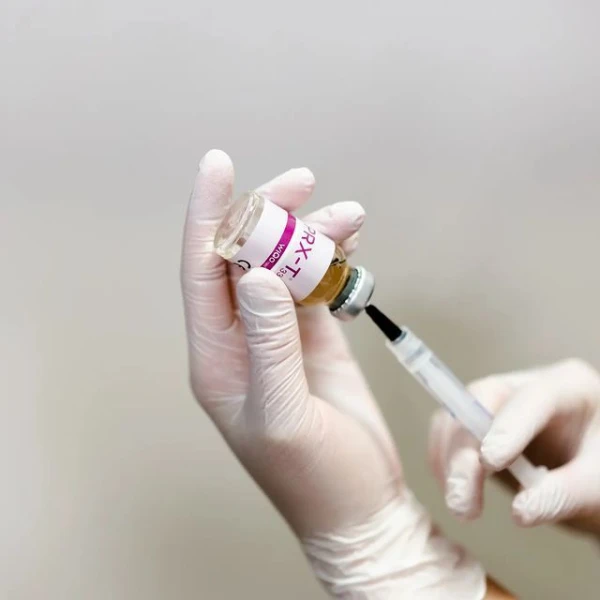 PRX‑T33 skinbooster – intensieve huidstimulatie zonder injecties, bij W Skincare in Raamsdonksveer